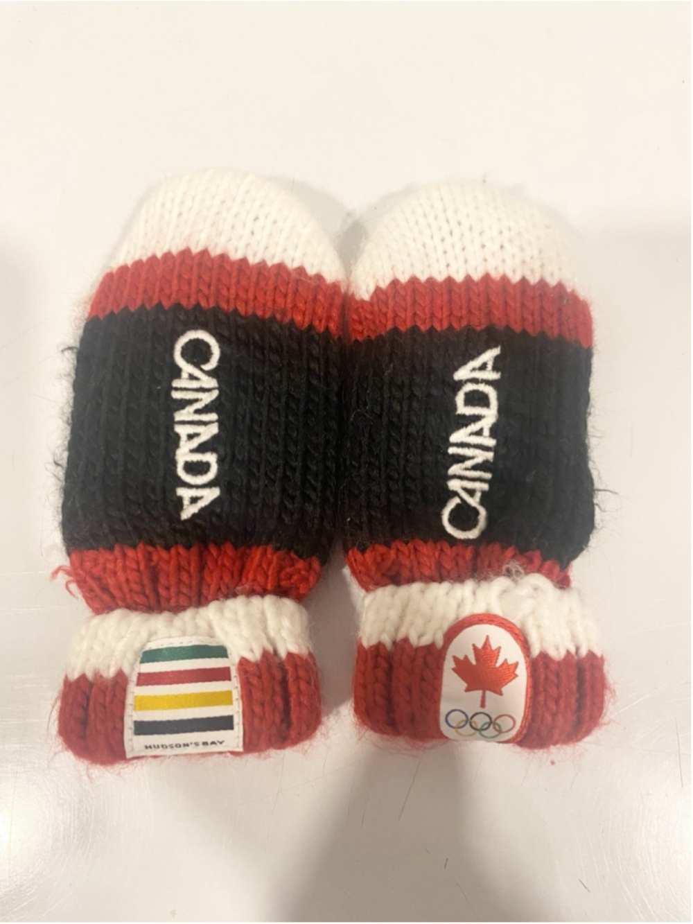 Hudson’s Bay Team Canada Olympic Baby Mittens 2014 Red Black HBC One Size